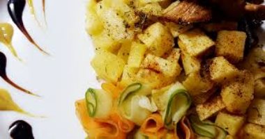 طريقة عمل البطاطس بصوص الصويا من المطبخ اليونانى طريقة عمل البطاطس بصوص الصويا من المطبخ اليونانى